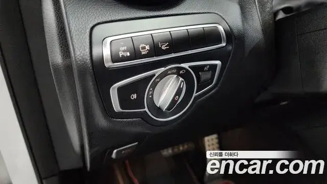Mercedes-Benz GLC-Class 2018 — Şəkil 12/35