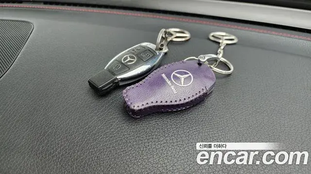 Mercedes-Benz GLC-Class 2018 — Şəkil 13/35