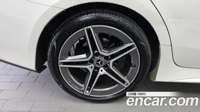 Mercedes-Benz CLS-Class 2019 — Photo 13/20