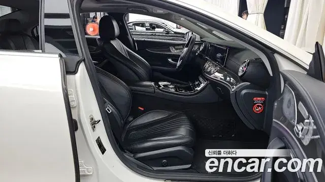 Mercedes-Benz CLS-Class 2019 — Photo 11/20