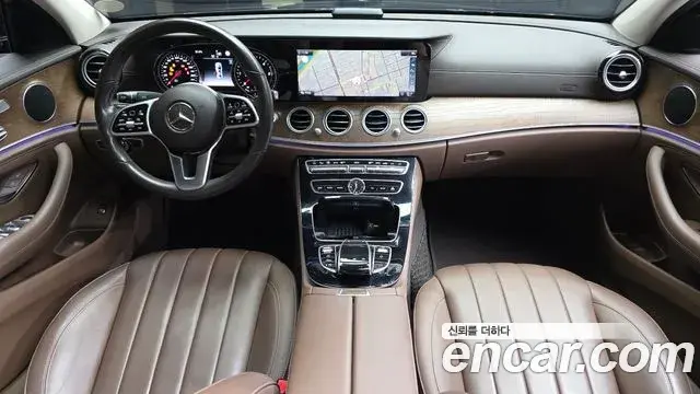 Mercedes-Benz E-Class 2019 — Photo 19/20