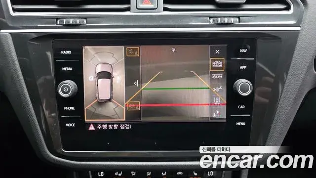 Volkswagen Tiguan 2018 — ფოტო 6/20