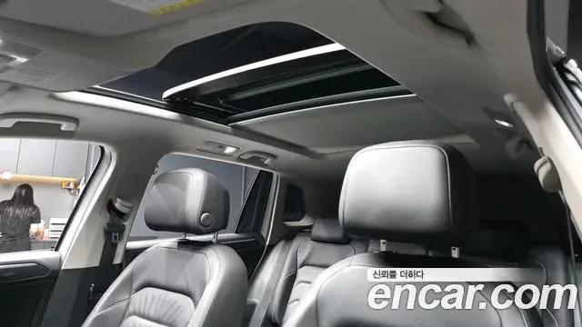 Volkswagen Tiguan 2018 — ფოტო 16/20