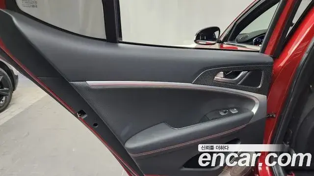 Genesis G70 2019 — Photo 16/34