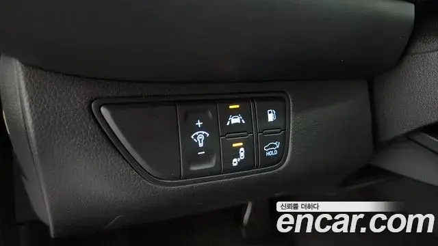 Genesis G70 2018 — Photo 22/35