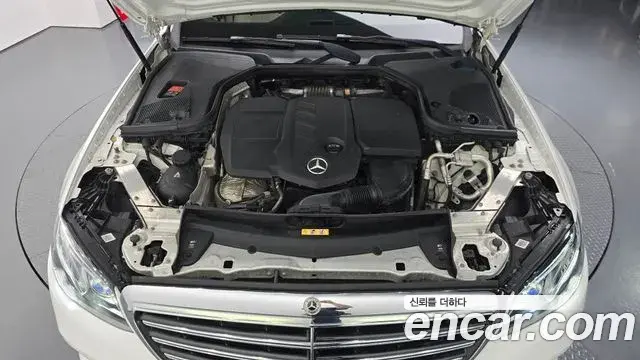 Mercedes-Benz E-Class 2019 — Şəkil 14/30