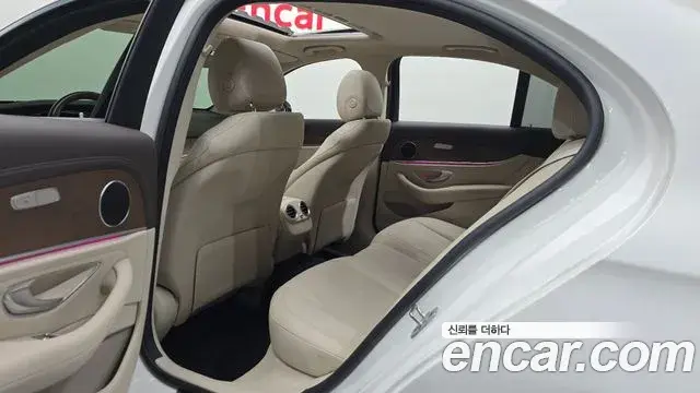 Mercedes-Benz E-Class 2019 — Şəkil 19/30