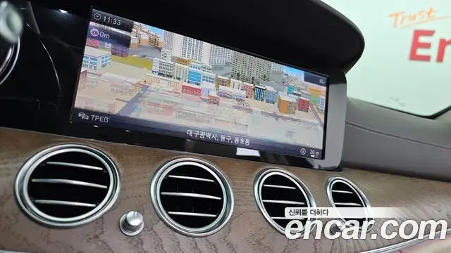 Mercedes-Benz E-Class 2019 — Şəkil 17/30
