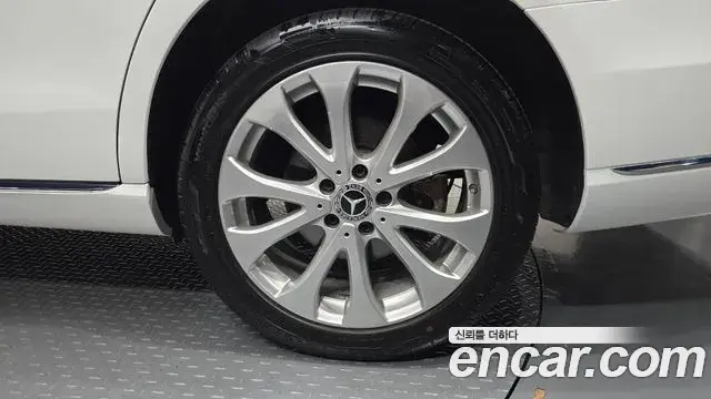 Mercedes-Benz E-Class 2019 — Şəkil 12/30