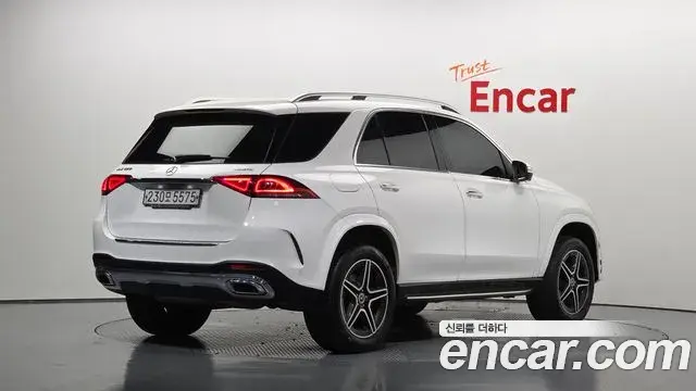 Mercedes-Benz GLE-Class 2019 — Şəkil 18/31