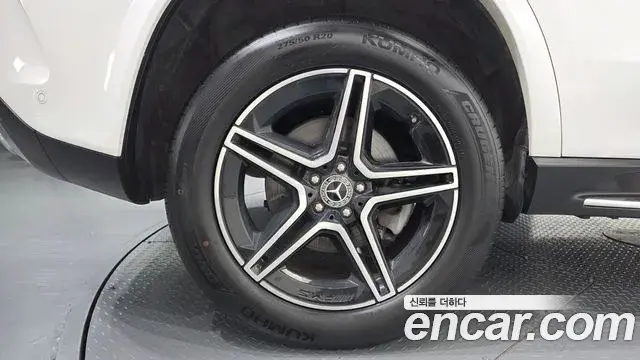 Mercedes-Benz GLE-Class 2019 — Şəkil 21/31