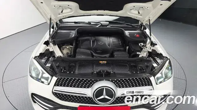 Mercedes-Benz GLE-Class 2019 — Şəkil 10/31
