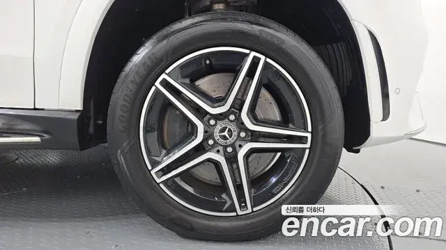 Mercedes-Benz GLE-Class 2019 — Şəkil 29/31