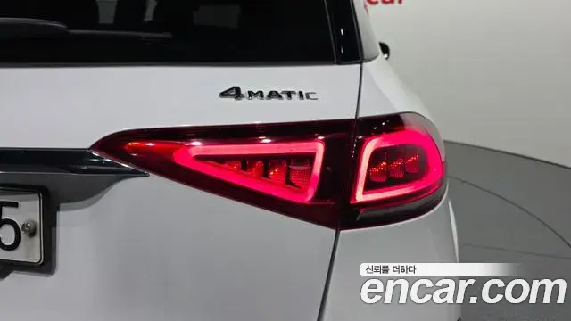 Mercedes-Benz GLE-Class 2019 — Şəkil 17/31