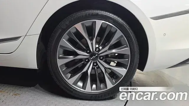 Kia K8 2022 — Şəkil 9/34