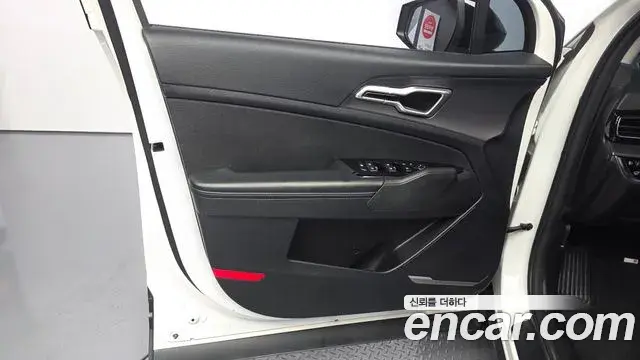 Kia Sportage 2022 — Photo 8/32