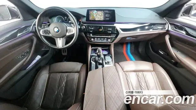 BMW 5 Series 2019 — Фото 10/20
