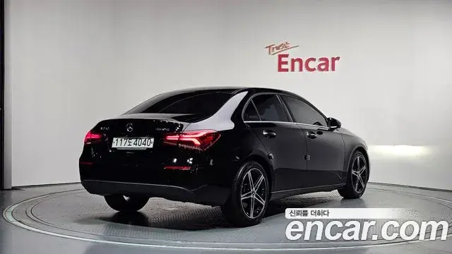 Mercedes-Benz A-Class 2020 — Photo 10/20