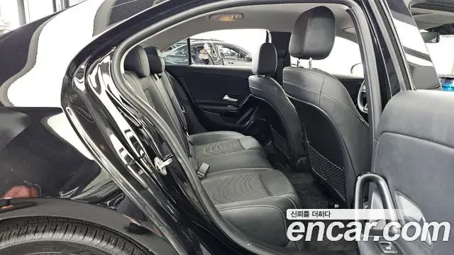 Mercedes-Benz A-Class 2020 — Photo 19/20