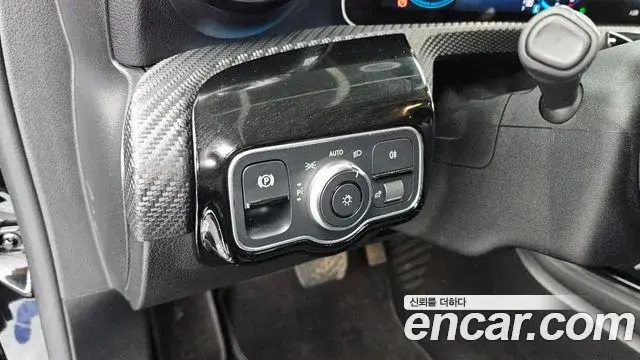 Mercedes-Benz A-Class 2020 — Photo 2/20