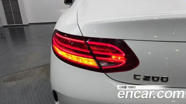 Mercedes-Benz C-Class 2018 — Şəkil 11/30