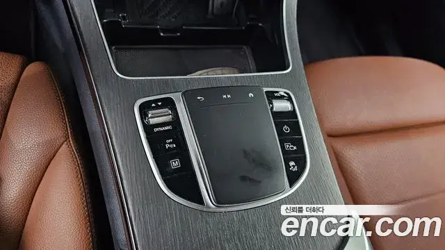 Mercedes-Benz GLC-Class 2021 — Photo 25/32