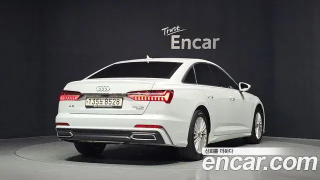 Audi A6 2021 — Фото 1/20