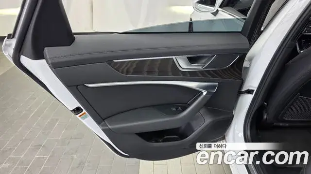 Audi A6 2021 — Şəkil 14/32
