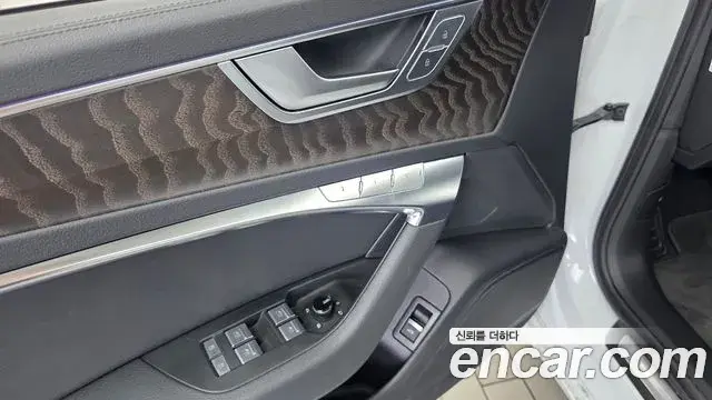 Audi A6 2021 — Şəkil 31/32