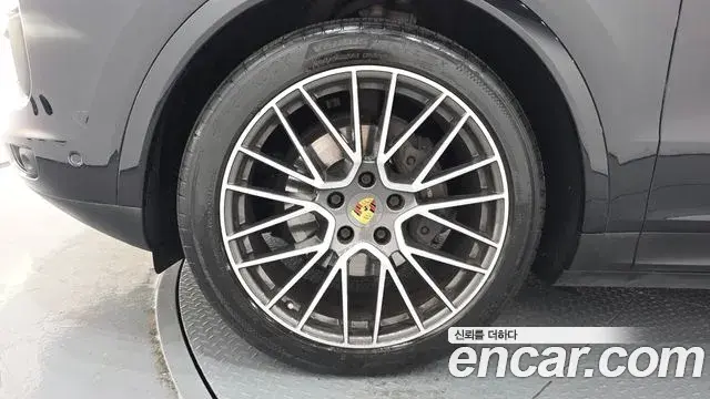 Porsche Cayenne 2020 — Şəkil 14/35