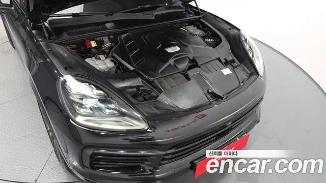 Porsche Cayenne 2020 — Şəkil 25/35