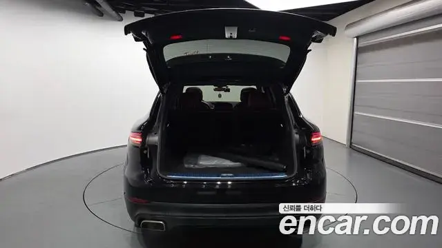 Porsche Cayenne 2020 — Şəkil 23/35