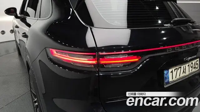 Porsche Cayenne 2020 — Şəkil 19/35