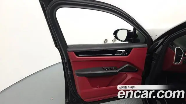 Porsche Cayenne 2020 — Şəkil 10/35