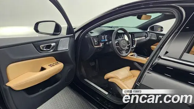 Volvo S60 2024 — ფოტო 26/38