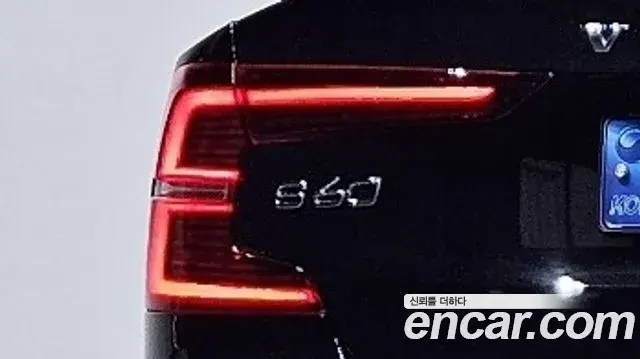 Volvo S60 2024 — ფოტო 18/38