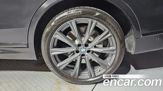 BMW X7 2021 — Şəkil 19/32