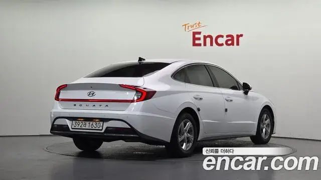 Hyundai Sonata Hybrid 2020 — Photo 3/31