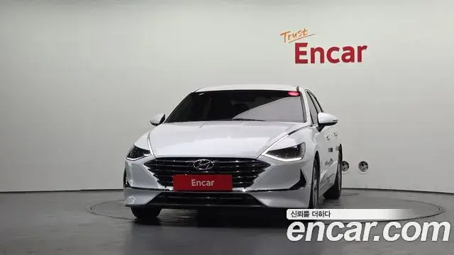 Hyundai Sonata Hybrid 2020 — Photo 26/31
