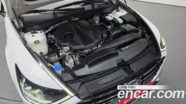 Hyundai Sonata Hybrid 2020 — Photo 23/31