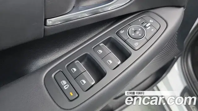 Hyundai Sonata Hybrid 2020 — Photo 28/31