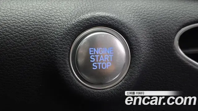 Hyundai Sonata Hybrid 2020 — Photo 8/31