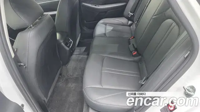 Hyundai Sonata Hybrid 2020 — Photo 2/31
