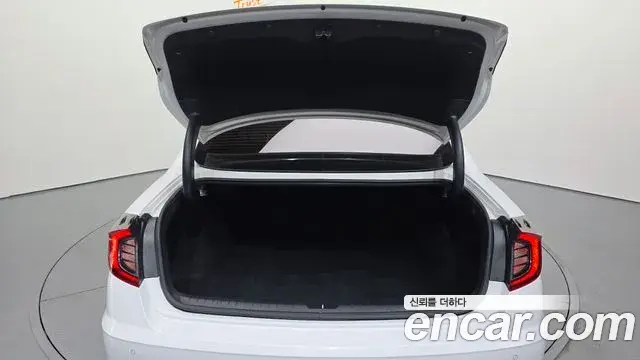 Hyundai Sonata Hybrid 2020 — Photo 7/31