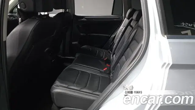 Volkswagen Tiguan 2018 — ფოტო 6/34