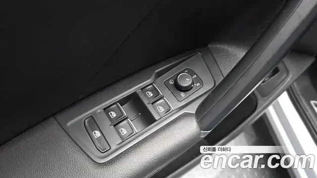 Volkswagen Tiguan 2018 — ფოტო 22/34