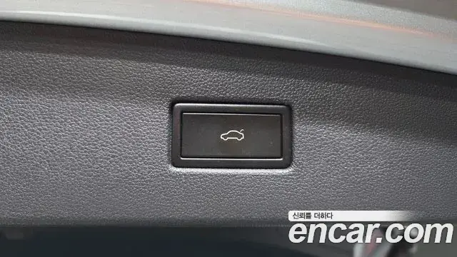 Volkswagen Tiguan 2018 — ფოტო 13/34