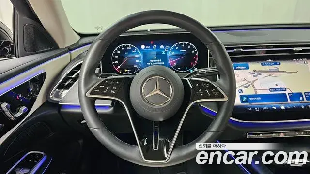 Mercedes-Benz E-Class 2024 — Фото 13/20