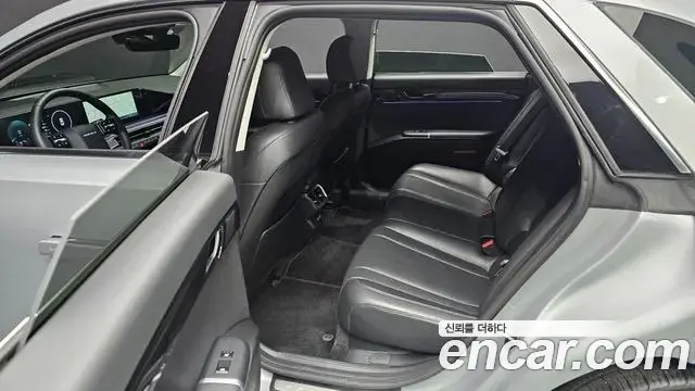 Hyundai Grandeur Hybrid 2023 — Şəkil 16/20