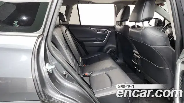 Toyota RAV4 2019 — Фото 11/20
